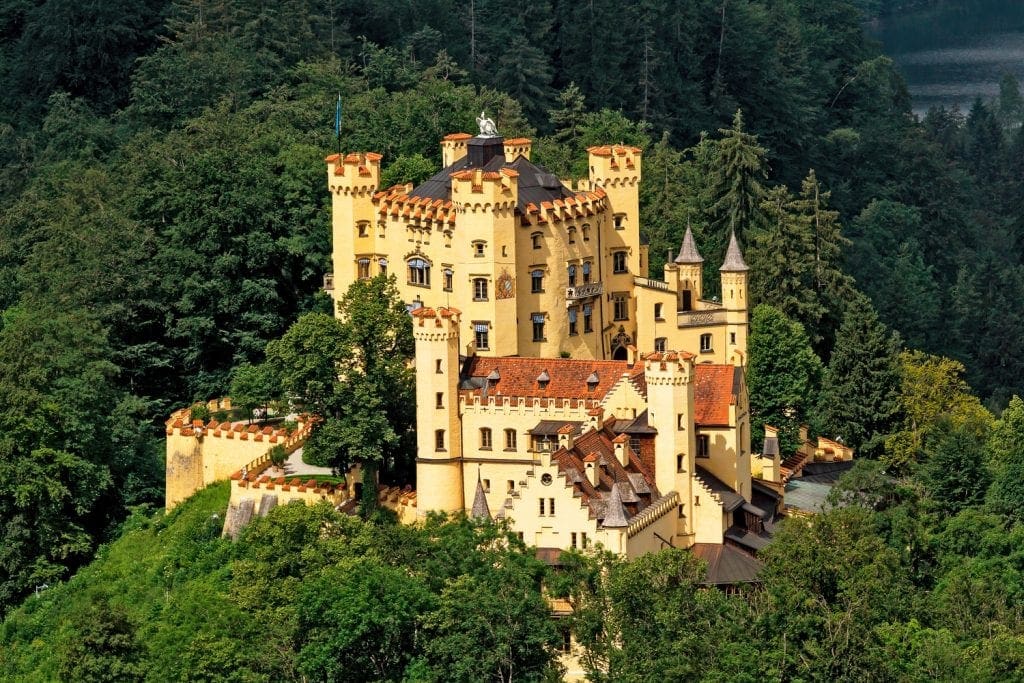 Oleg Lopatkin   Hohenschwangau 1024x683 - Secretele Palatelor: Castelul Neuschwanstein – visul unui rege, transformat într-un loc de poveste