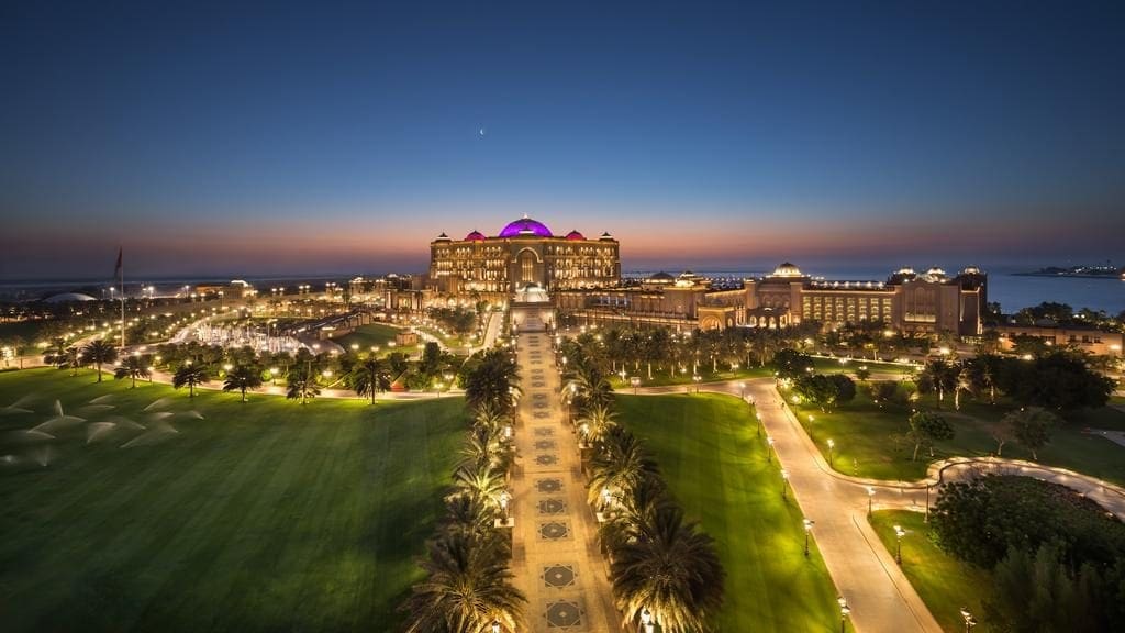 104682208 1024x576 - Top: Cele mai luxoase hoteluri din lume