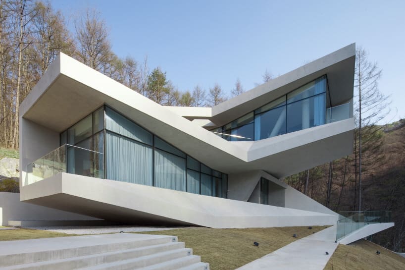 Geometrical Concrete residence by IDMM architects - Unconventional Homes: Case din beton cu design neașteptat