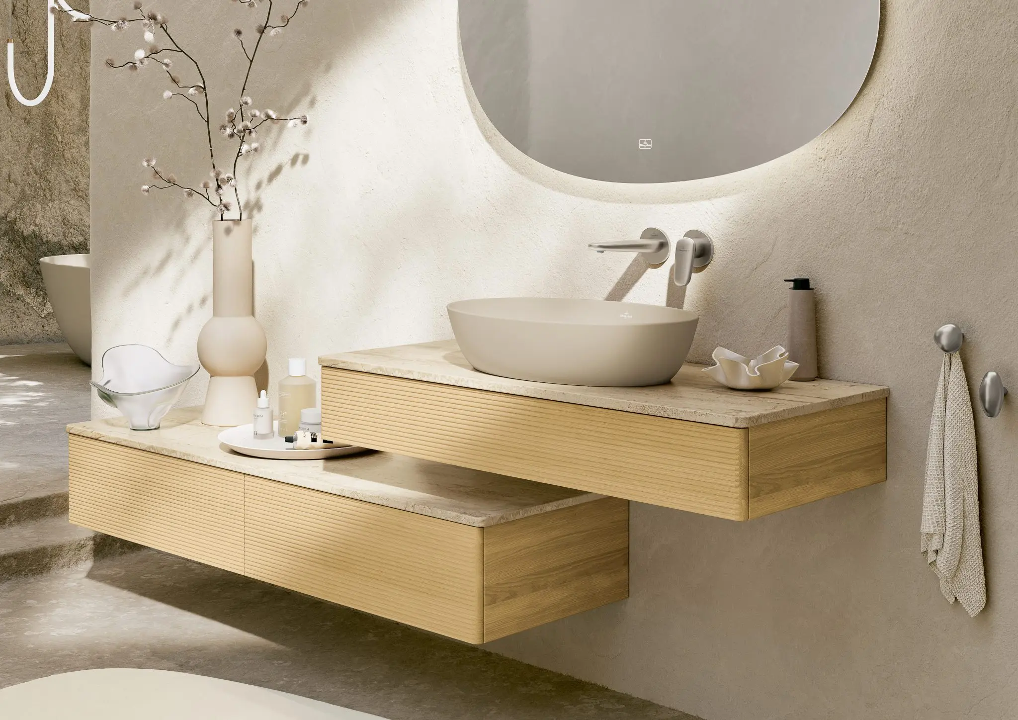 VB Antao Luxury Allbeige Life on Mars Waschplatz CMYK 2025.1283363.High resolution 300 dpi scaled - Perspectiva Villeroy & Boch și Ideal Standard asupra băilor – Designul atemporal într-o lume condusă de tendințe