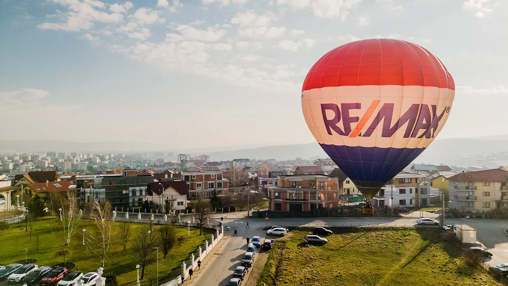 REMAX