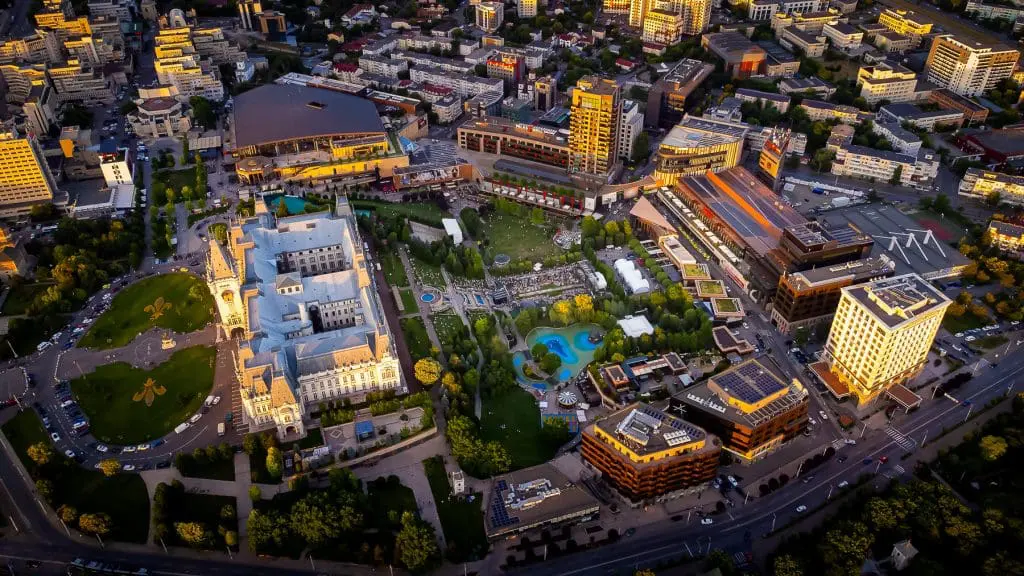 IULIUS: 25 de ani, 2 miliarde de euro investiți și proiecte care schimbă orașele României Palas Iasi proiect mixed use IULIUS 04 1024x576 - IULIUS: 25 de ani, 2 miliarde de euro investiți și proiecte care schimbă orașele României