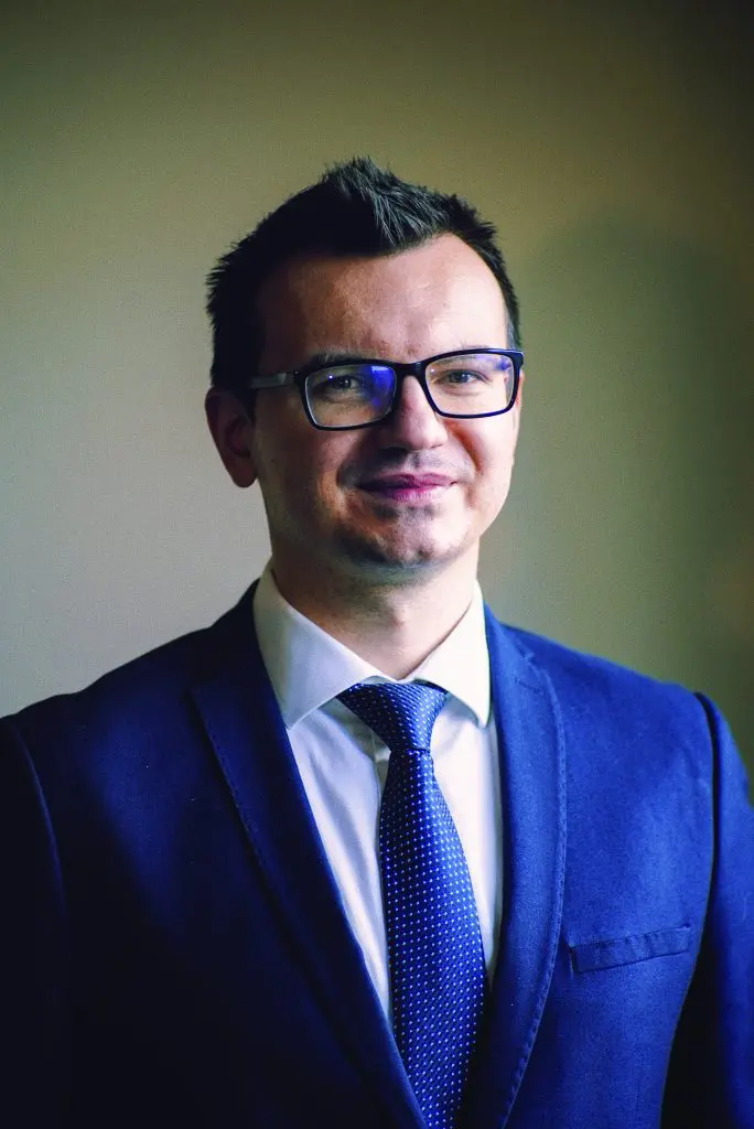 IULIUS: 25 de ani, 2 miliarde de euro investiți și proiecte care schimbă orașele României Sebastian Mahu Head of Asset Management IULIUS 684x1024 - IULIUS: 25 de ani, 2 miliarde de euro investiți și proiecte care schimbă orașele României