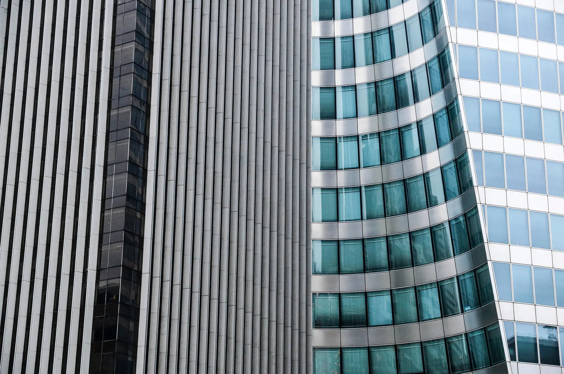 mylospektor buildings 6764387 1920 - Tranzacțiile de tip pre-lease accelerează pe piața de birouri din București