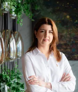 Alina Dima Cushman Wakfield Echinox 254x300 - Dezvoltatorii imobiliari comerciali din Rom&acirc;nia, tot mai deschiși la soluțiile AI