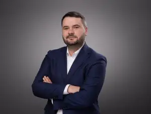 Investițiile imobiliare din acest an, sub influența tensiunilor geopolitice Andrei Drosu iO Partners Romania 300x228 - Investițiile imobiliare din acest an, sub influența tensiunilor geopolitice