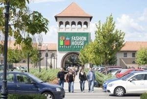 FASHION HOUSE Outlet Centre Bucuresti 1 300x201 - FASHION HOUSE Outlet Centre Bucuresti (1)