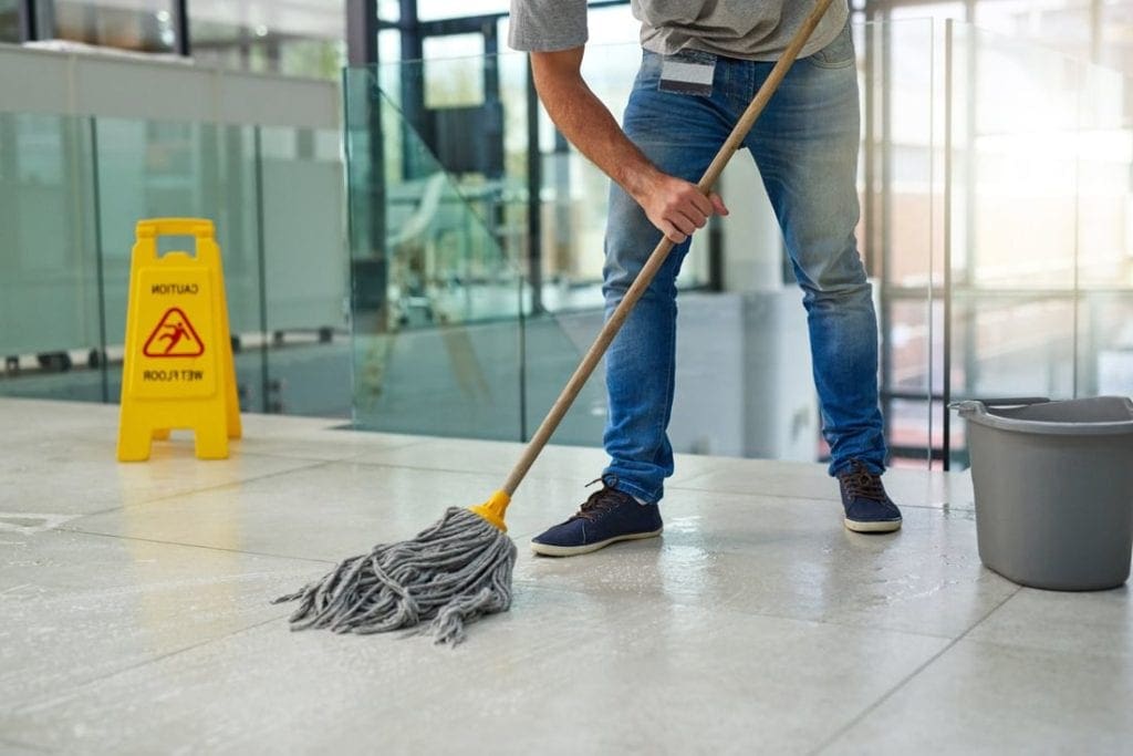 istock 609062180 1024x683 - Adaptarea și creșterea, coordonatele pieței de facility management în 2019