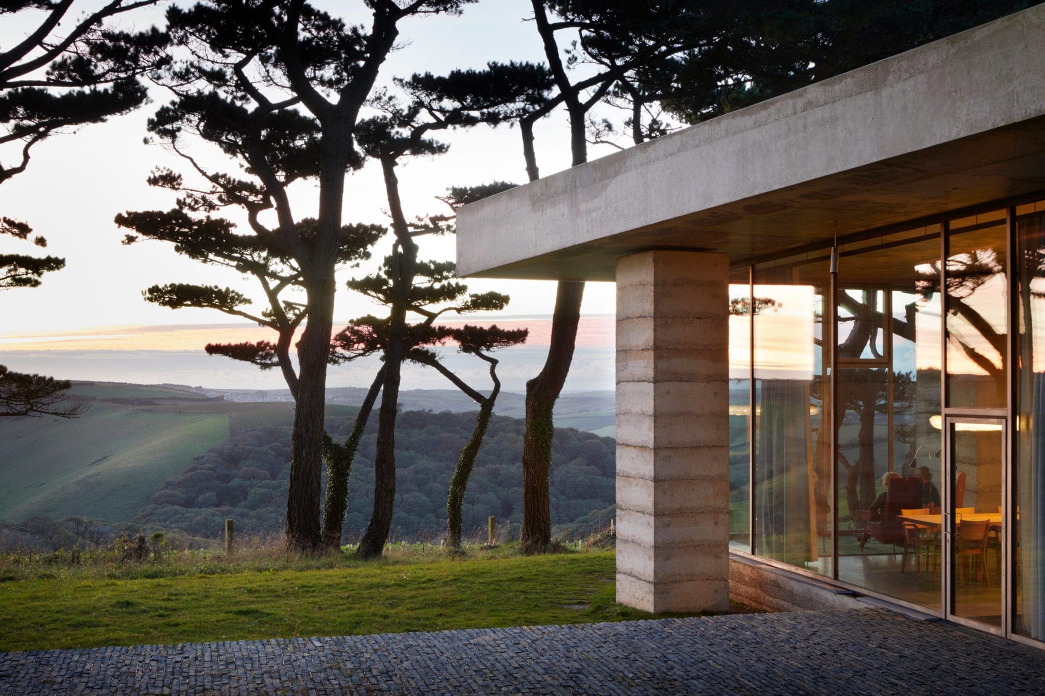 peter zumthor secular retreat living architecture dezeen 2364 col 6 - Cele mai hot case ale anului 2018 (II)