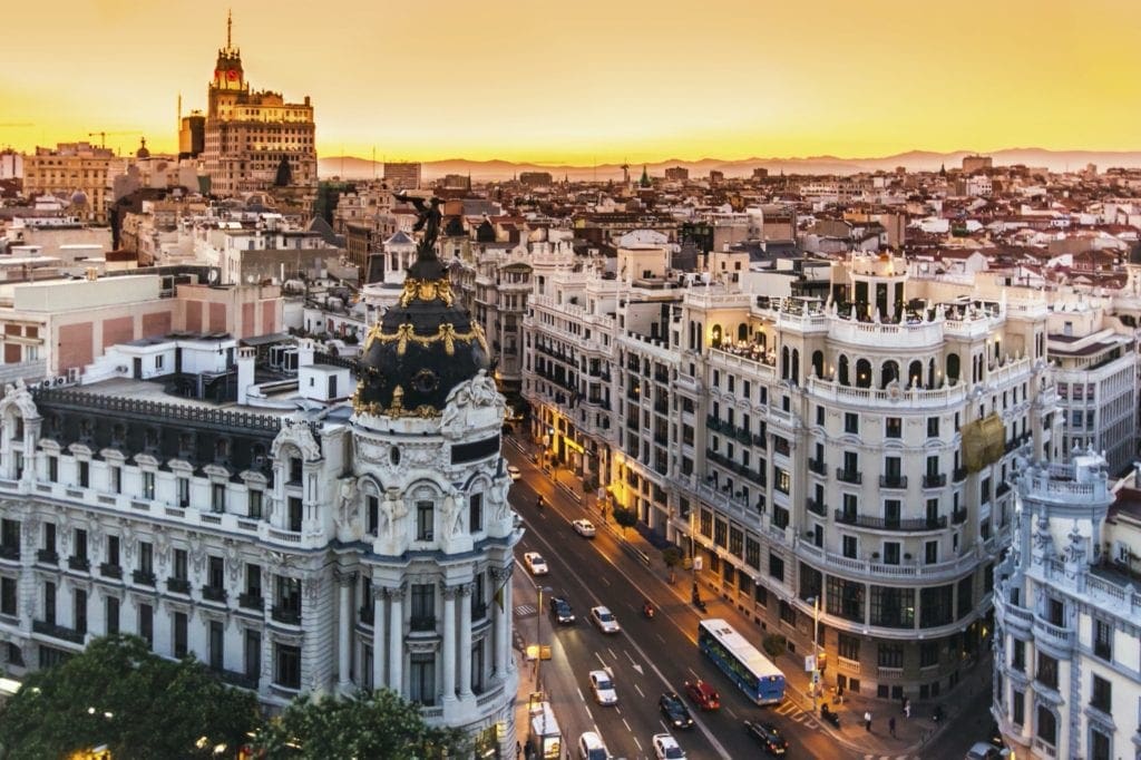 panoramic view of gran via madrid spain 1 copy 1024x682 - Analiză: Perspective optimiste pentru piața imobiliară europeană