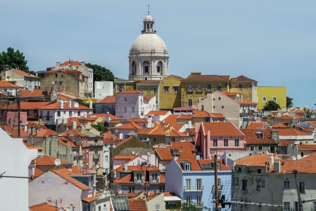 portugal copy 1024x683 - Locuri în care investiția în cea de-a doua casă poate fi o poveste de succes