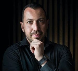 tamas elekes e1571742097865 300x275 - tamas elekes