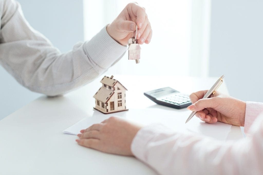 tranzactii 1024x683 - Analiză: Ritm dinamic pentru tranzacțiile imobiliare în drumul spre miliardul de euro
