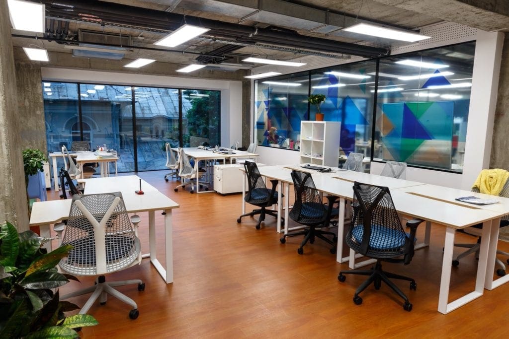3house copy 1024x683 - Top 5 proiecte de coworking și birouri flexibile din București