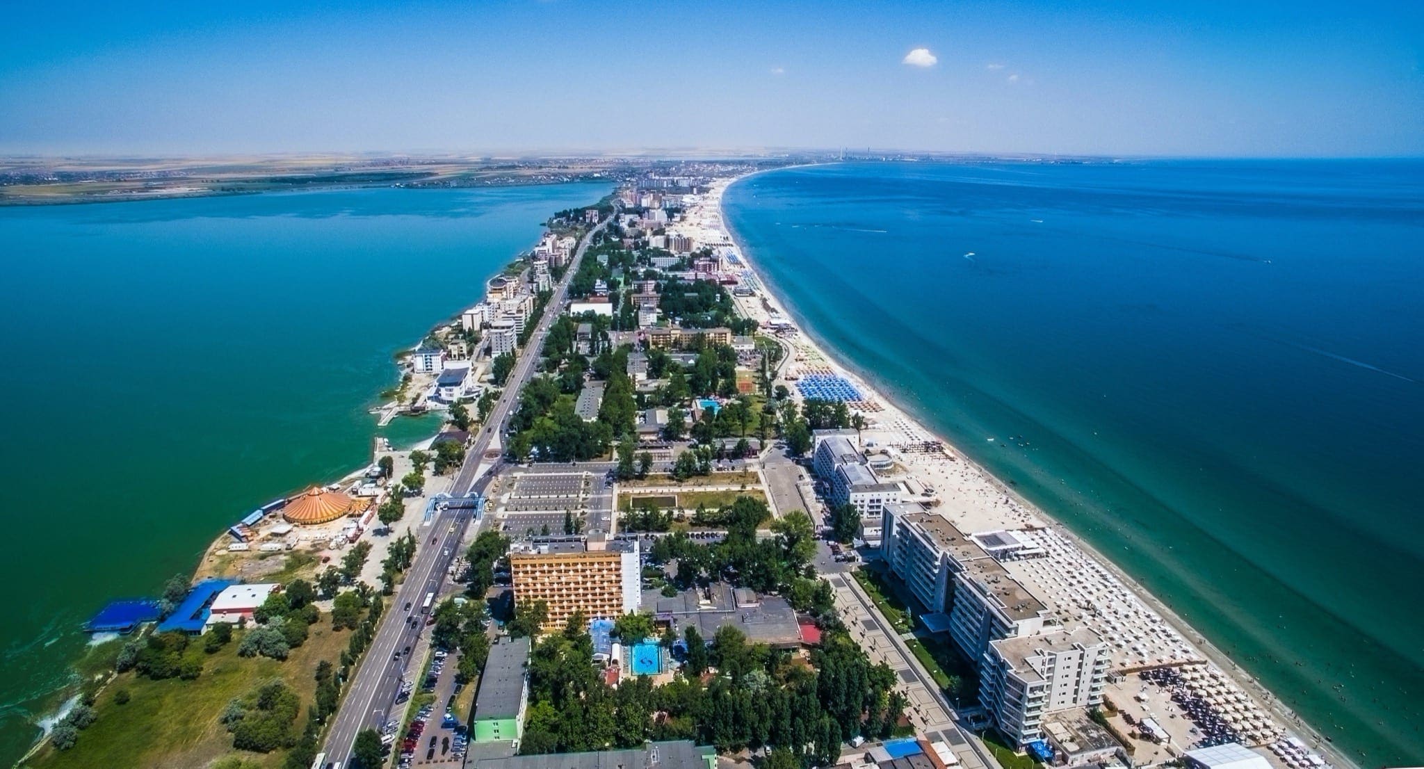 Море в румынии. Mamaia Румыния. Констанца Румыния. Констанца море. Констанца город в Румынии пляжи.