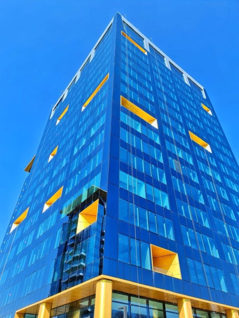 One Tower copy 768x1024 - Provocările spațiilor de birouri și soluțiile adoptate de dezvoltatori