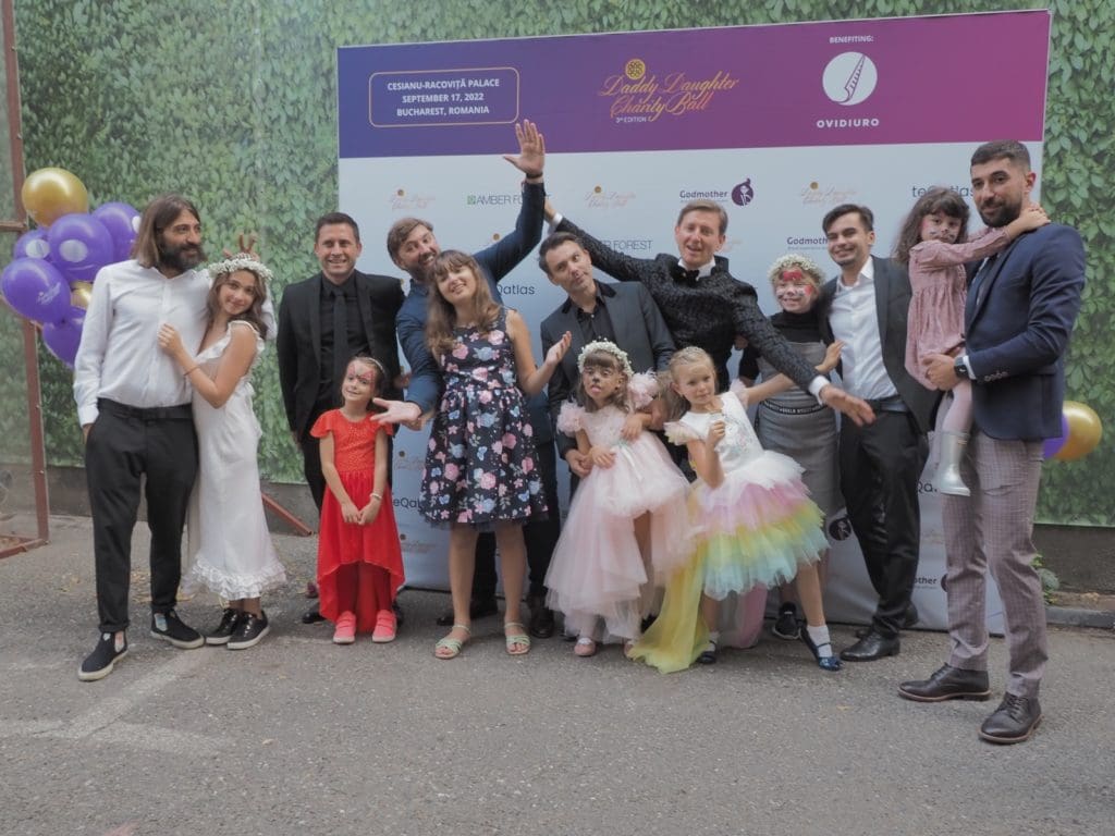 image002 1024x768 - Daddy Daughter Charity Ball: 50 de biblioteci publice finanțate