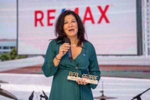 REMAX 1 300x200 - RE:MAX