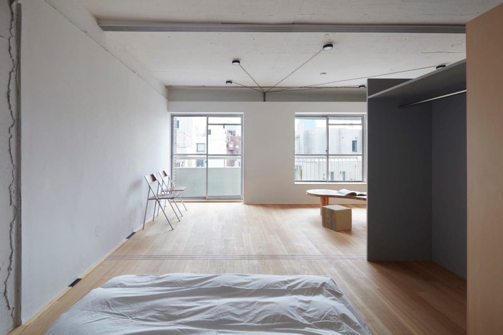 frontoffice tokyo toshiyuki yano akasaka apartment copy 1024x683 - Apartamentele dezvoltate pentru închiriere, noua clasă de active imobiliare emergentă în România