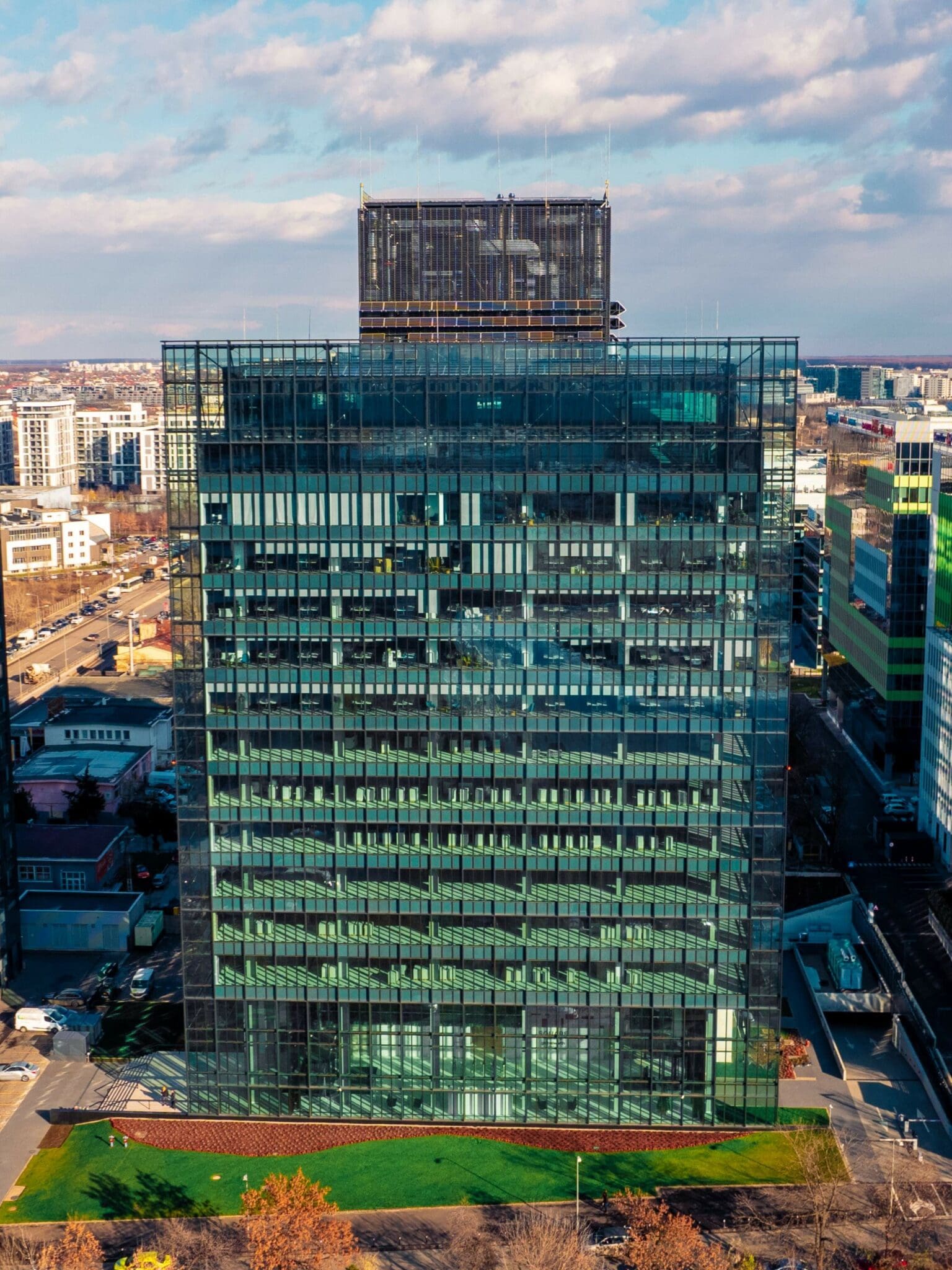 Globalworth Square 1 MB scaled - Cel mai mare contract de închiriere: eMAG își stabilește sediul central în Globalworth