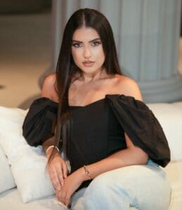 DSC00799 copy e1705651192779 259x300 - Laura Monica Dima
