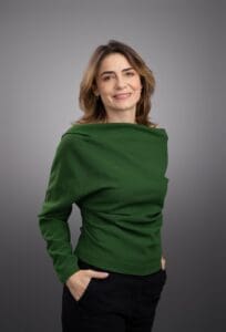 thumbnail Andreea Hamza 2 204x300 - thumbnail_Andreea Hamza (2)