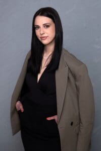 thumbnail Raluca Zlate Consultant Retail Agency CWE 200x300 - thumbnail_Raluca_Zlate_Consultant_Retail_Agency_CWE
