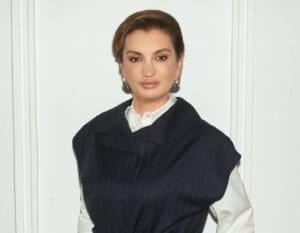 Mihaela Neagu fotoRealEstate copy e1715854930999 300x233 - Mihaela_Neagu_fotoRealEstate copy