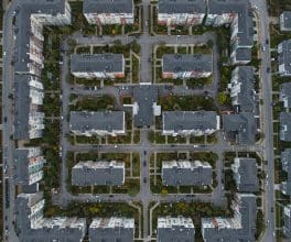 București-Ilfov înregistrează o scădere moderată a pieței rezidențiale, în timp ce piețele regionale cresc
