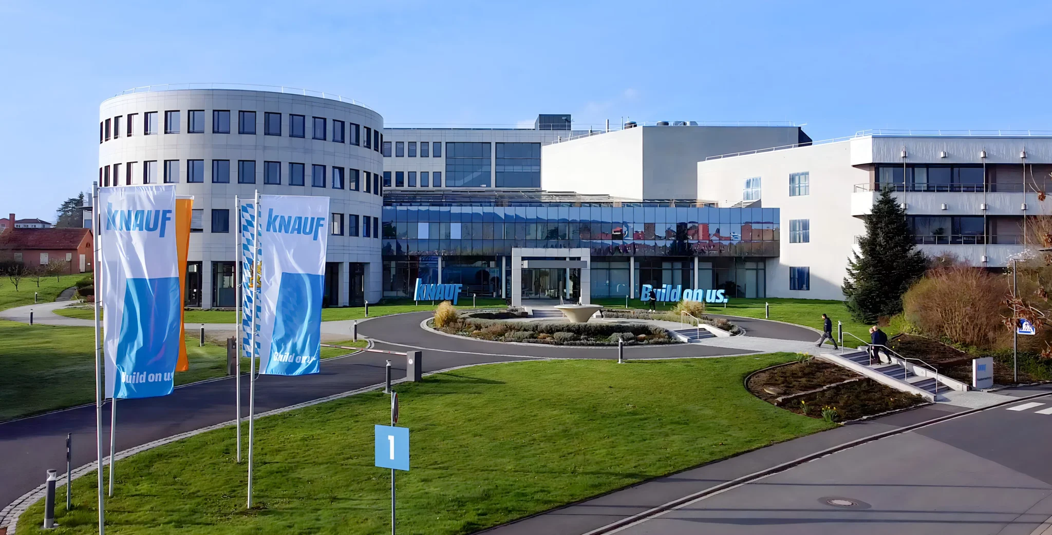 Ellen Kimmel KNAUF Iphofen2 1 CF heroteaserbg M scaled - Knauf Insulation deschide o fabrică de 140 de milioane de euro în Târnăveni