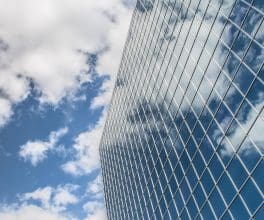 Imobiliarele domină piața de M&A din România