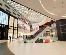 Indice: Românii cheltuie mai mulți bani în mall-uri la fiecare vizită