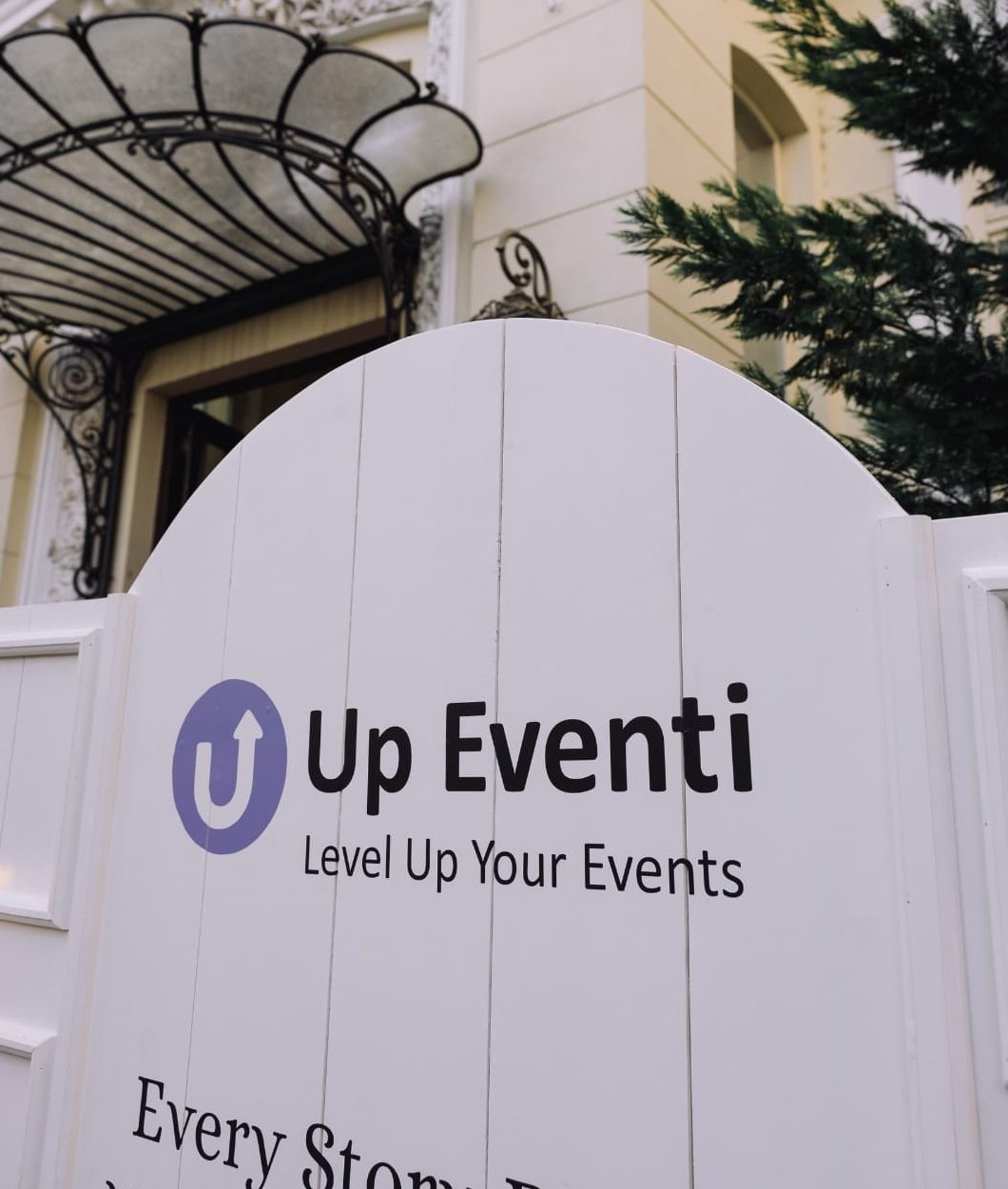UpEventi atrage o investiție de 200.000 euro și lansează o platformă pentru digitalizarea industriei de evenimente